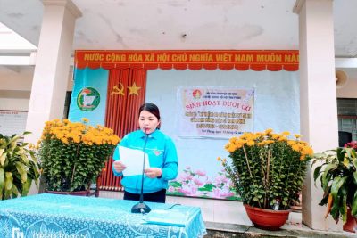 Liên đội trường TH Tịnh Phong tổ chức tiết sinh hoạt dưới cờ với chủ đề “Noi gương anh hùng – Thiếu nhi Việt Nam tiếp bước, kỉ niệm 80 năm ngày hi sinh của anh hùng liệt sĩ Kim Đồng (15/2/1943-15/2/2023).