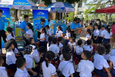 Các em học sinh trường TH Tịnh Phong được tham gia và trải nghiệm một buổi hoạt động thật vui và đầy ý nghĩa về chủ đề:”Bảo vệ môi trường, phân loại các loại rác thải “