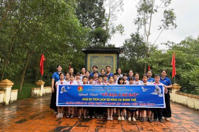 HOẠT ĐỘNG VỀ ĐỊA CHỈ ĐỎ. Nhân dịp kỷ niệm 81 năm ngày thành lập Quân đội nhân dân Việt Nam (22/12/1944-22/12/2025) và 36 năm ngày hội Quốc phòng toàn dân (22/12/1989-22/12/2025).